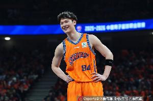 王哲林全力拼搏，仿佛时光倒流至18-19赛季