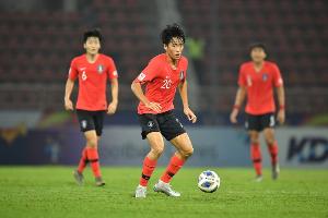 媒体人士透露:28岁韩国球员元斗载可能加盟深圳新鹏城足球俱乐部