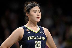飞翼86以83分战胜太阳队 李月汝投篮1中罚球2中进账5分2篮板