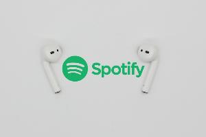 每体:Spotify与巴萨合作影响显著,股价上涨超6倍