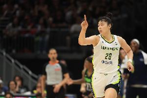 李月汝高效表现，6投4中&三分4中2，贡献10分3板2助，助力球队今日取胜