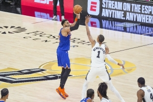 官方榜单同步!卡梅隆·约翰逊:至今我坚信唐斯是FMVP