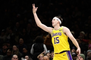落选秀实现逆袭!薪资专家预测:里夫斯下赛季薪资将位列NBA后卫第16!