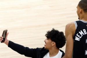 NBA官方声明：涉事观众已被警方逮捕！涉事人员及其同伙将永久禁止进入所有场馆！