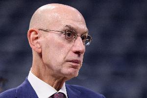 美媒称NBA收入未达预期,球员薪资将削减约5.5%,库里损失最高330万