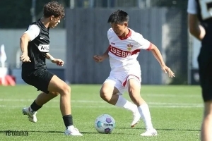 记者:青岛西海岸签约谢初筠,球员曾效力于斯图加特U19队