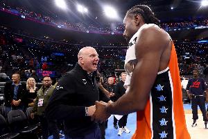 ESPN:萧华不太可能仅因舆论压力处罚快船及小卡