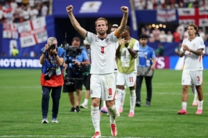 7月2日世界杯亮点：东道主全面晋级，C罗与魔笛对决争夺金球奖