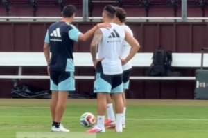 首发与否?阿媒称斯卡洛尼在训练中与西蒙尼小弟和劳塔罗交流密切