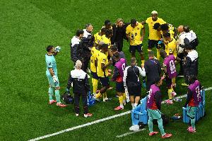 墨西哥与厄瓜多尔比赛正常补水,FIFA公告已取消“不补水”说法