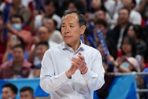 解说:许利民情绪激动下说“脓包” 北京队员并无躺平想法,抱有羞耻心