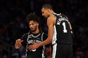 卡斯尔透露选秀前“选队”：一直想与文班搭档 最心仪马刺队