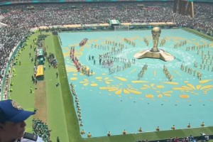 梦回2010！现场实拍：夏奇拉开幕式演唱世界杯官方歌曲DAI DAI