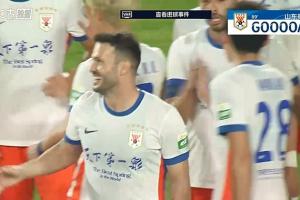 泰山1-0领先!张岩扑救失误,瓦科轻松破门