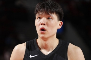 开拓者媒体:签约卡尔森与保留罗威意图明显,球队对杨瀚森信心不足