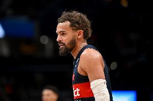 特雷·杨4年2.12亿续约奇才,ESPN评级:D,巅峰状态或已不再?