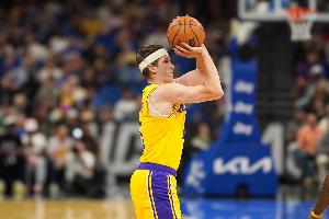 4年1.85亿美元,Shams曝:里夫斯签下NBA落选秀最大合同