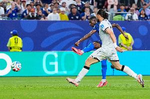 金球先生独造两球!奥利塞助登贝莱进球,法国以3-0领先伊拉克