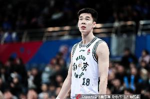 国王夏季联赛教练评价:郭昊文表现积极,冲击篮筐能力强