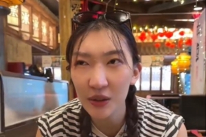 韩旭分享WNBA生活vlog：一顿火锅让我倍感放松