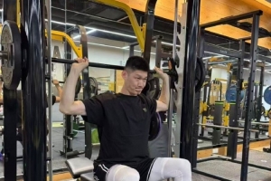 胡金秋社交媒体分享训练照：补充能量