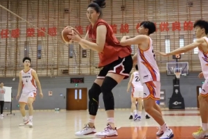 中国女篮训练视频曝光:千万次出手打造对抗时的果断
