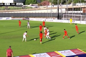 杜伊卜无人看防下后点头球建功，U19国足0-2落后！