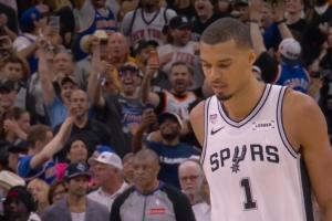 交学费！文班亚马中投未果 马刺104-105不敌尼克斯 0-2落后！