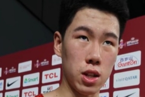张子一指出:球队在身体对抗方面处于下风,对方抢夺篮板球过多
